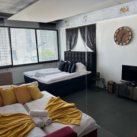 Apartment Am Schwedenplatz Wina Bagian luar foto