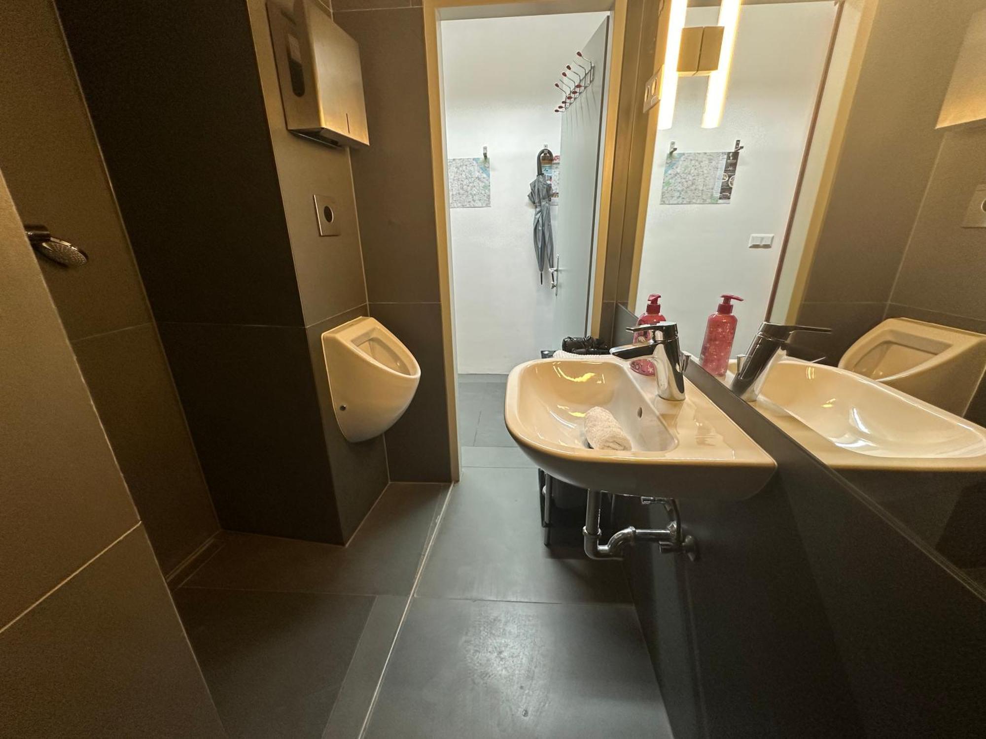 Apartment Am Schwedenplatz Wina Bagian luar foto